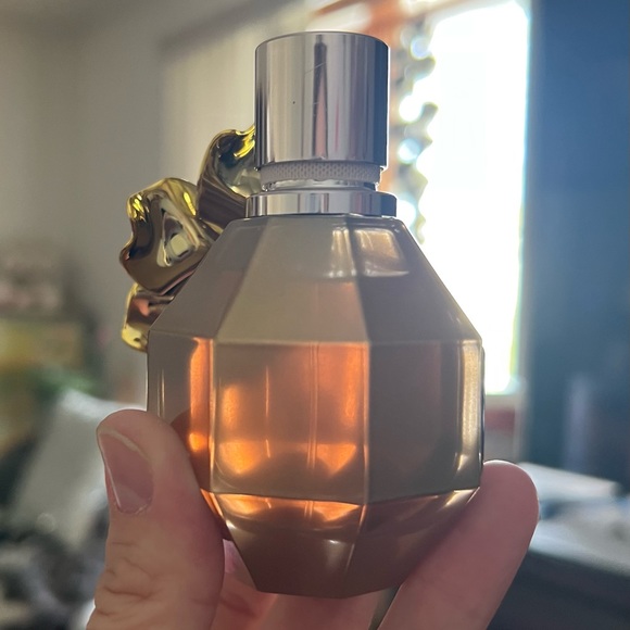 Hardly used- like new Viktor & Ralph Golden - Picture 4 of 6